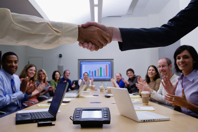 handshake in business meeting New York Jobs Nguyen Hung Vu CC BY 20